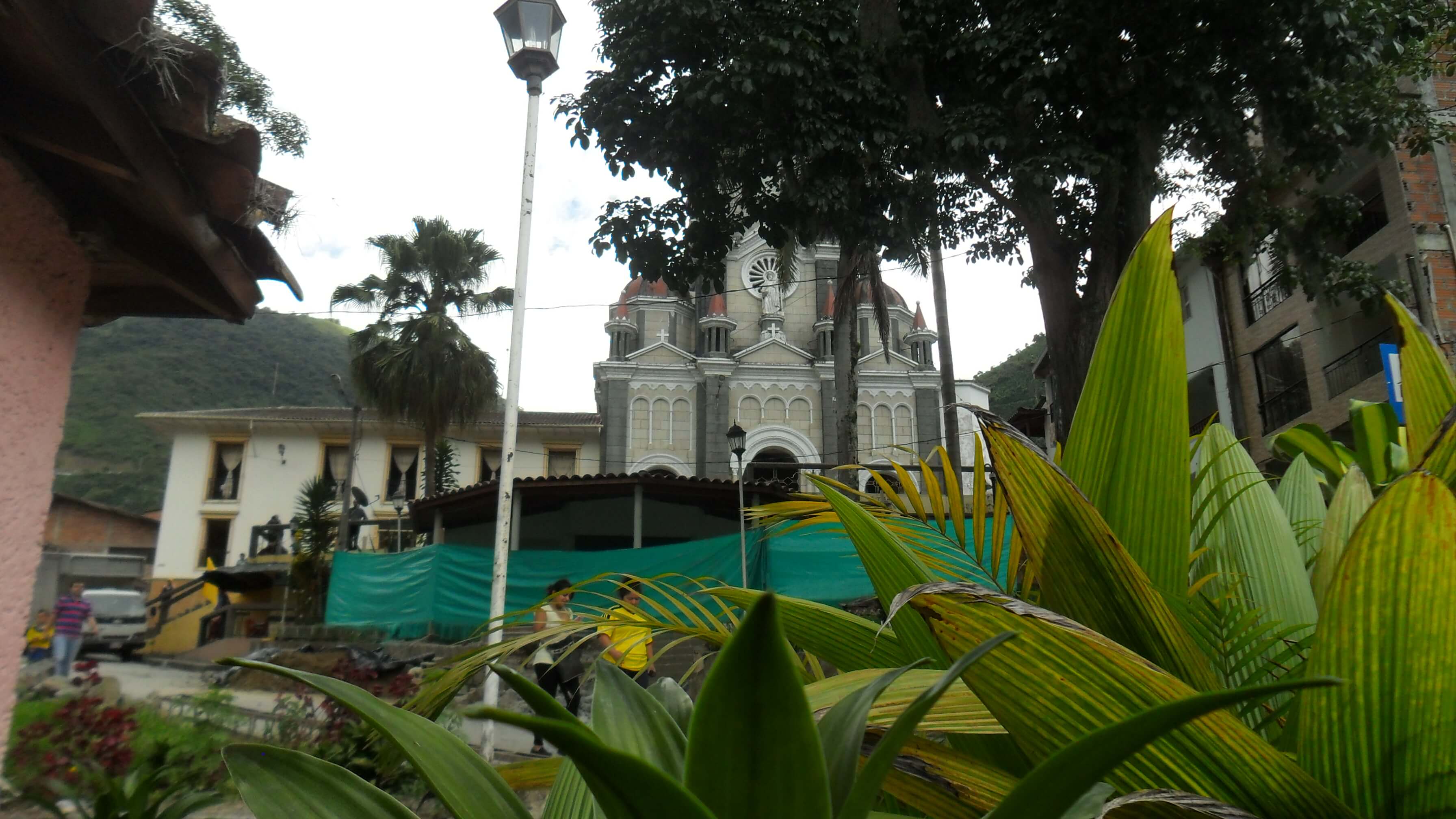 Exterior iglesia San Andrés de Cuerquia